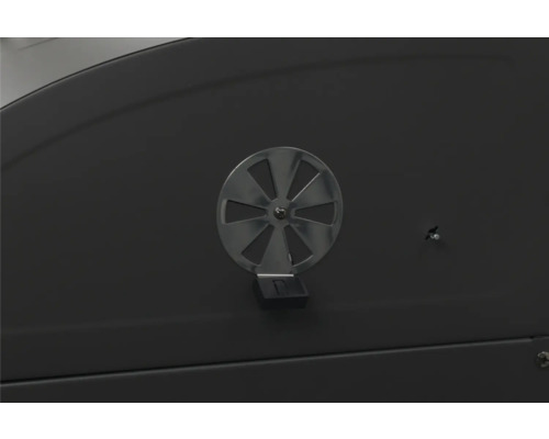 Detailní pohled na větrací ventil na grilu