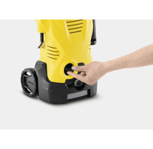 Detail vysokotlakého čističe Kärcher s rukou na uzávěru