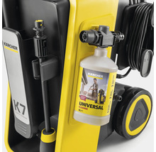 Vysokotlaký čistič Kärcher K7 s univerzálním čisticím prostředkem