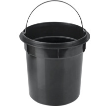 Černý kbelík s kovovou rukojetí