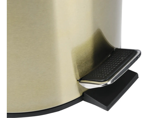 Detail nožního odpadkového koše s pedálem