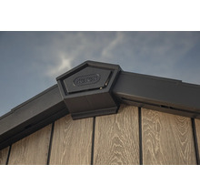 Detail zahradního domku s logem Keter.