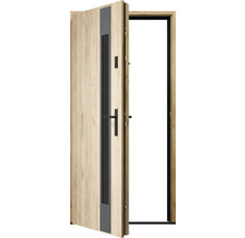 Otevřené vchodové dveře s dřevěným vzorem a oknem