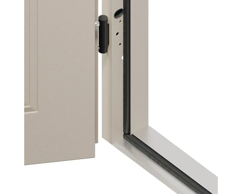 Detail interiérových dveří s dveřním kováním