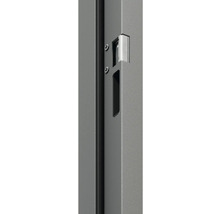 Detail kovové skříně s rukojetí a šrouby