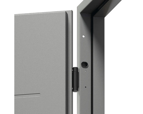 Detailní pohled na dveře s rámem a pantem