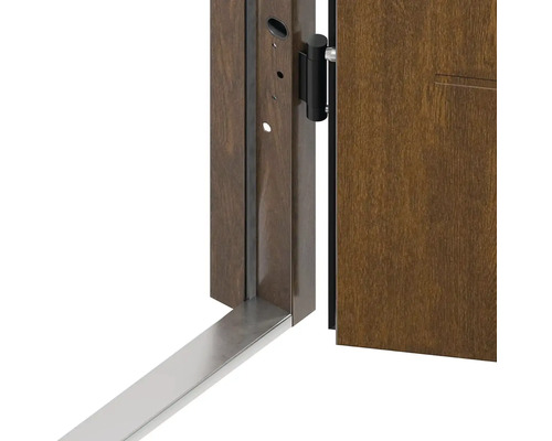 Detailní pohled na dřevěné dveře s ocelovou zárubní