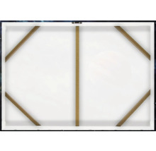 Zadní strana plátna s dřevěným rámem a závěsným zařízením.