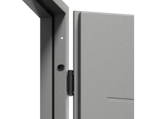 Detail interiérových dveří s rámem a závěsem