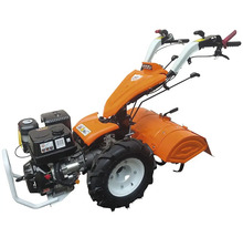 Motorový kultivátor pro zahradní práce