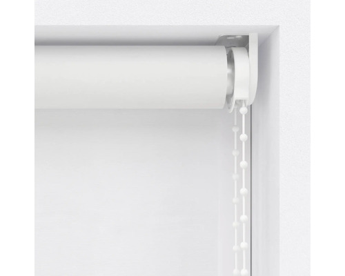 Okenní roleta s řetízkovým pohonem v zavřeném stavu