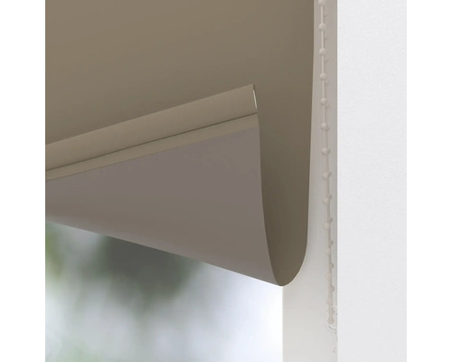 Detailní pohled na roletu s řetízkovým ovládáním