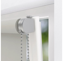 Roleta na okně s řetízkovým ovládáním