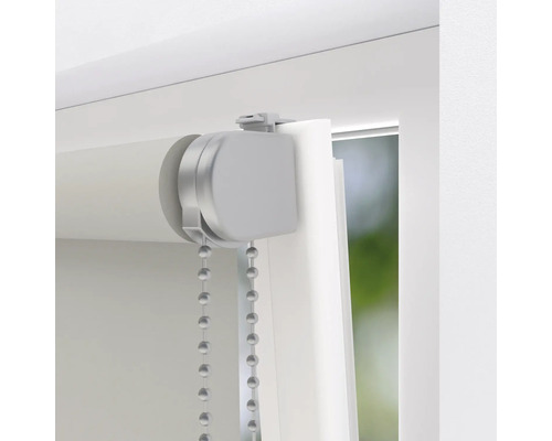 Roleta na okně s řetízkovým ovládáním