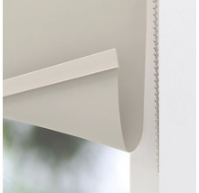 Detailní pohled na roletu s řetízkovým mechanismem.