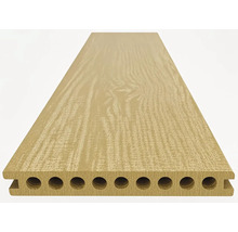 Terasa z plastu s dutým komorovým profilem