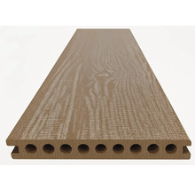 Terasa z dřevo-polymerového materiálu s dutým komorovým profilem