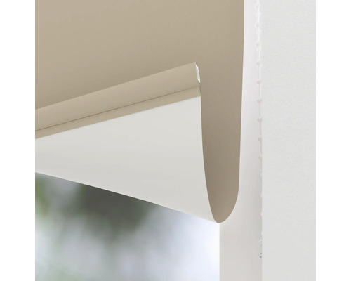 Detailní pohled na roletu s bočním ovládáním