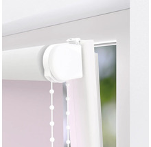 Detailní pohled na roletu v okně