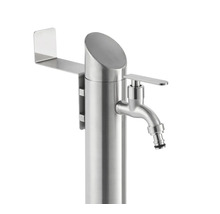 Zahradní výtokový sloup z nerezové oceli s kohoutkem a policí