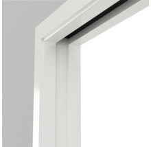 Detailní pohled na bílý rám dveří