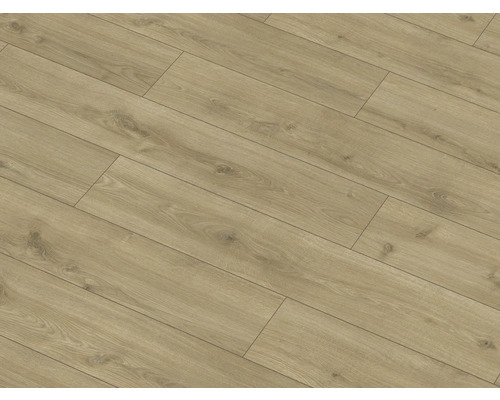 Položená laminátová podlaha s dřevěným vzhledem
