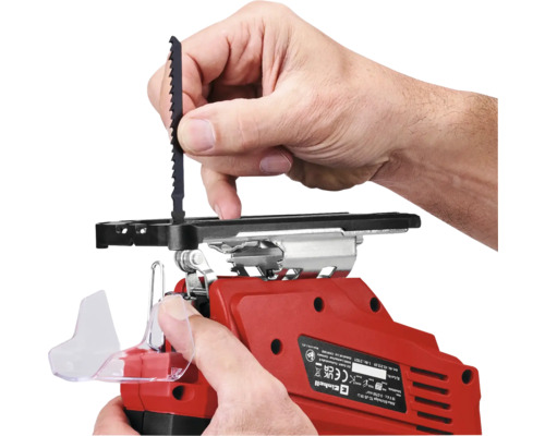 Vkládání pilového listu do akumulátorové přímočaré pily Einhell