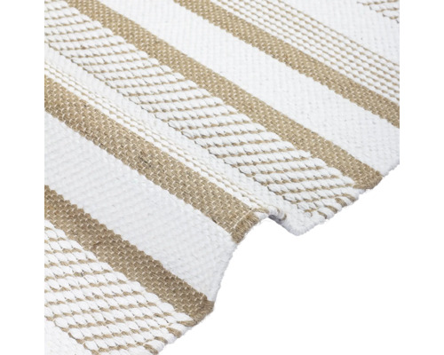 Koberec s pruhovaným vzorem