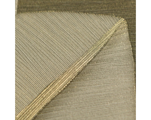 Detailní záběr tapety s designem peří