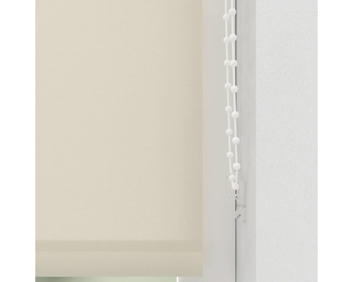 Béžové rolety s řetízkovým ovládáním