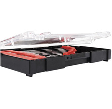 Sada vrtáků s různými vrtáky v černém plastovém kufříku s průhledným víkem.