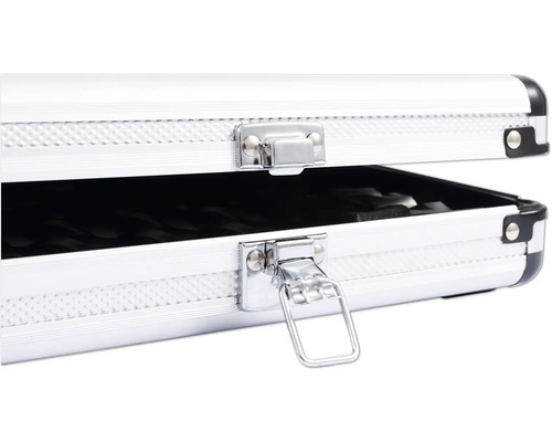 Otevřený hliníkový kufřík na nářadí se stříbrnými uzávěry