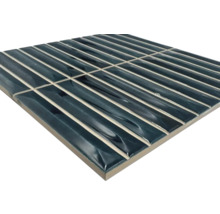 Mozaiková dlaždice s podlouhlými úzkými prvky