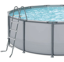 Nadzemní bazén s žebříkem