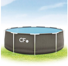 Kulatý rámový bazén v zahradě