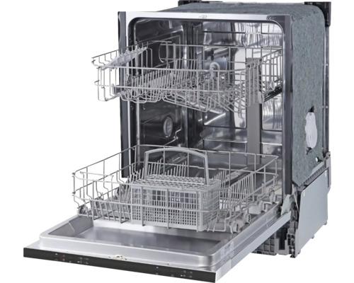 Otevřená myčka s koši na nádobí