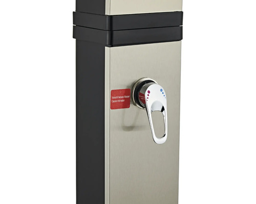 Vodovodní kohoutek s varováním před horkou vodou