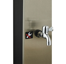 Kohoutek na dávkovači nápojů se symbolem 'není potřeba nářadí'.