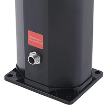 Detail vodního sloupku s hadicovou přípojkou