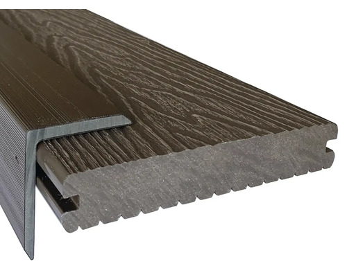 Terasa z dřevoplastu s úhelníkovým profilem