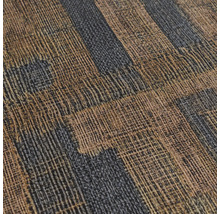 Detail strukturované vinylové tapety s pruhovaným vzorem