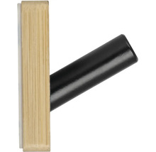 Nástěnný hák z dřeva a kovu