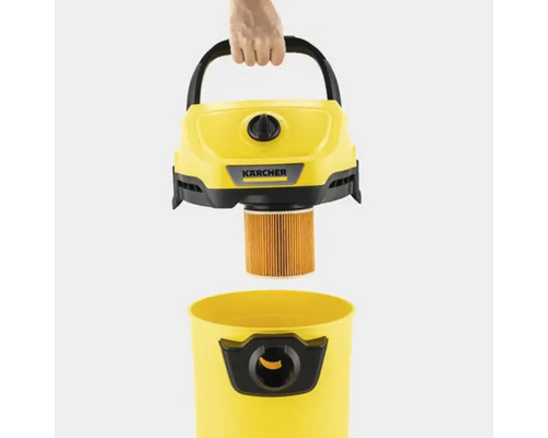 Logo Kärcher na žlutém vysavači, u kterého se vyměňuje filtr