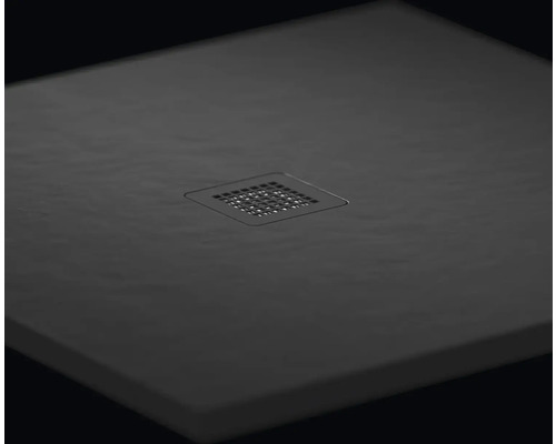 Černá sprchová vanička se čtvercovým odtokem