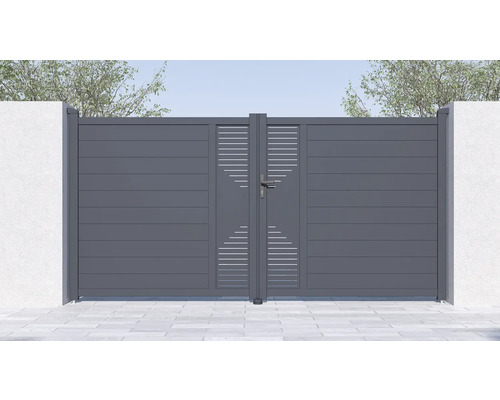 Šedá hliníková posuvná brána s vodorovnými lamelami a geometrickým vzorem