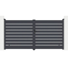 Dvoukřídlá brána s vodorovnými sloupky mezi dvěma sloupky