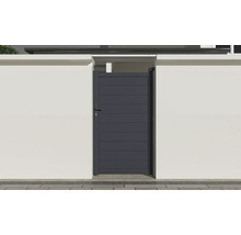 Hliníková zahradní branka s vodorovnými panely mezi dvěma zdmi