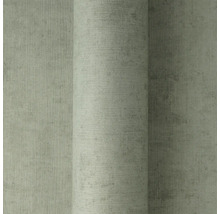 Zelená strukturovaná vliesová tapeta se svislými pruhy a betonovým vzhledem