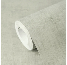 Role strukturované tapety se vzhledem lnu a jemným svislým vzorem.