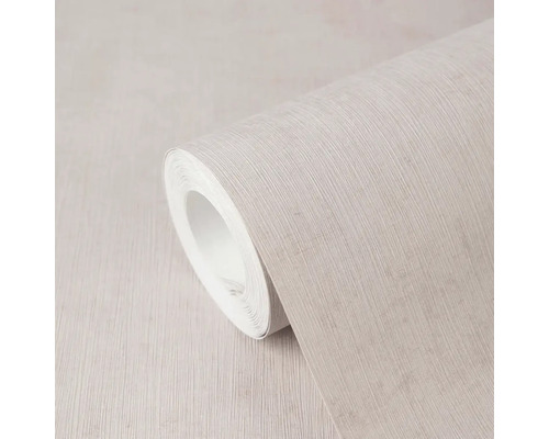 Role vliesové tapety s jemným vertikálním vzorem v béžové barvě.